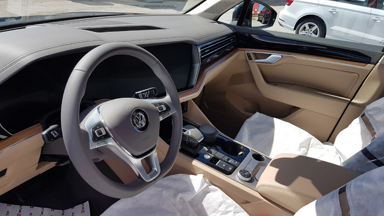 Στο εσωτερικό κυριαρχεί η πολυτέλεια...