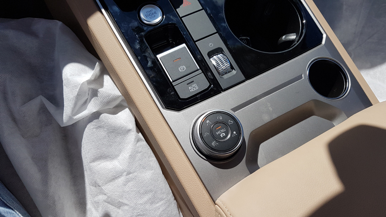 Ο περιστροφικός διακόπτης της τετρακίνησης...