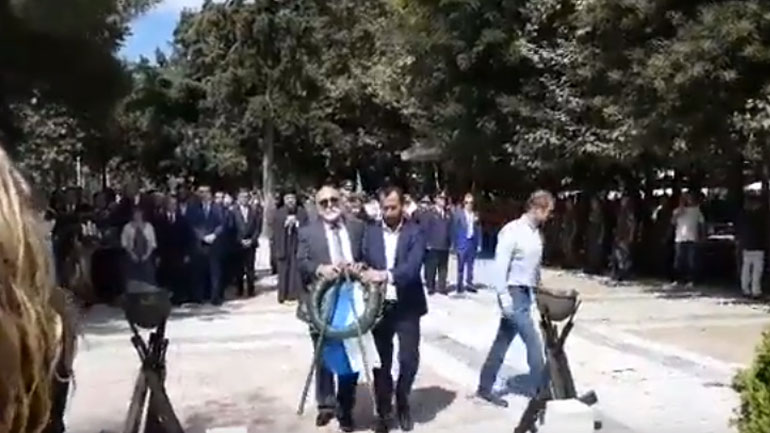 Γιουχάισαν τον Παναγιώτη Κουρουμπλή στις Σέρρες