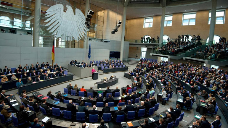 Εγκρίθηκε από την Bundestag με ευρεία πλειοψηφία η συμφωνία του Eurogroup