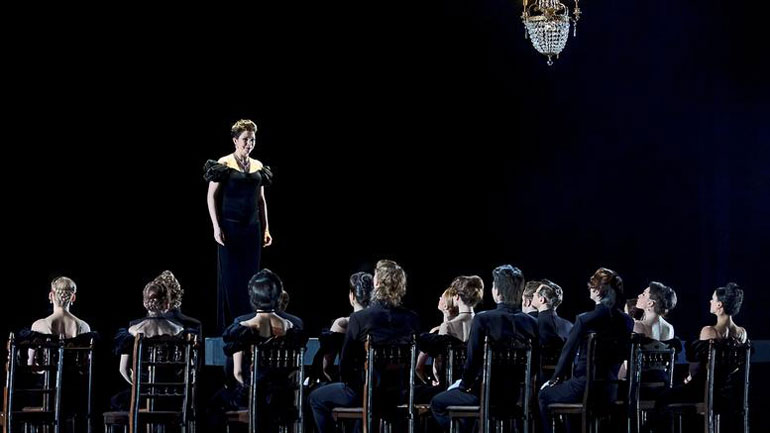 To θέατρο Βαχτάγκωφ με Άννα Καρένινα στο Ηρώδειο