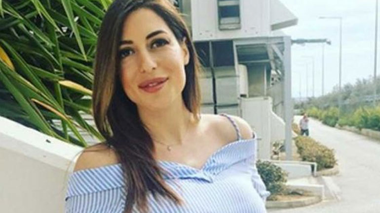 Φλορίντα Πετρουτσέλι: Ποζάρει με ολόσωμο μαγιό λίγες ημέρες πριν γεννήσει! Φλορίντα Πετρουτσέλι: Ποζάρει με ολόσωμο μαγιό λίγες ημέρες πριν γεννήσει!