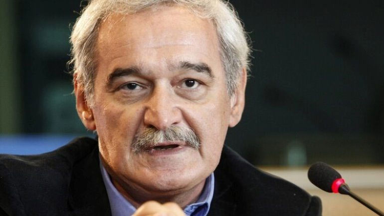 Χουντής: «Να αντισταθούμε στον νεοφιλελεύθερο οδοστρωτήρα»