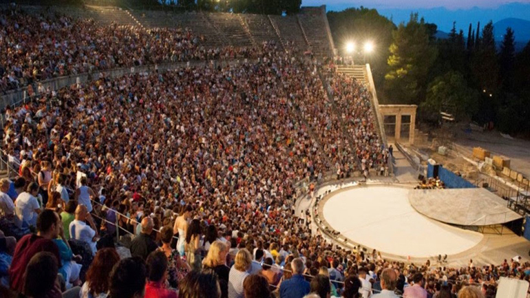 Με θερμό χειροκρότημα ξεκίνησε το Φεστιβάλ Επιδαύρου
