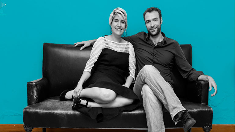 Κυβέλη Καστοριάδη και Ορέστης Καλαμπαλίκης στο Μουσείο της Ιστορίας του Πανεπιστημίου Αθηνών