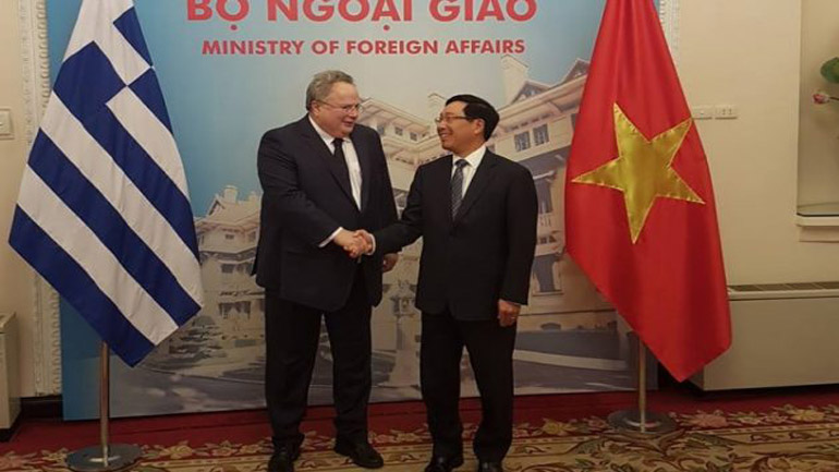 Συνάντηση Κοτζιά με ΥΠΕΞ Βιετνάμ