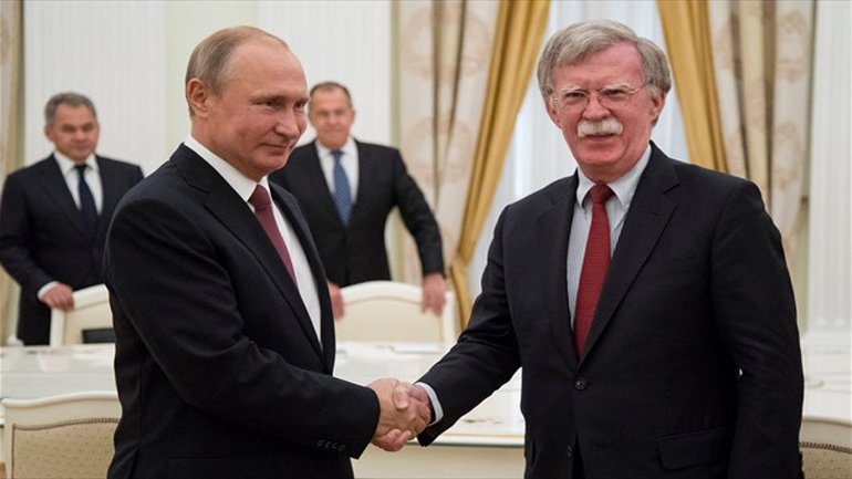 ΗΠΑ: Ο Μπόλτον συζήτησε με τον Πούτιν για τα περί ανάμειξης στις αμερικανικές εκλογές