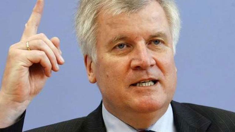 «Ατελέσφορη» χαρακτηρίζει τη συνάντηση που είχε με την Μέρκελ ο Ζεεχόφερ