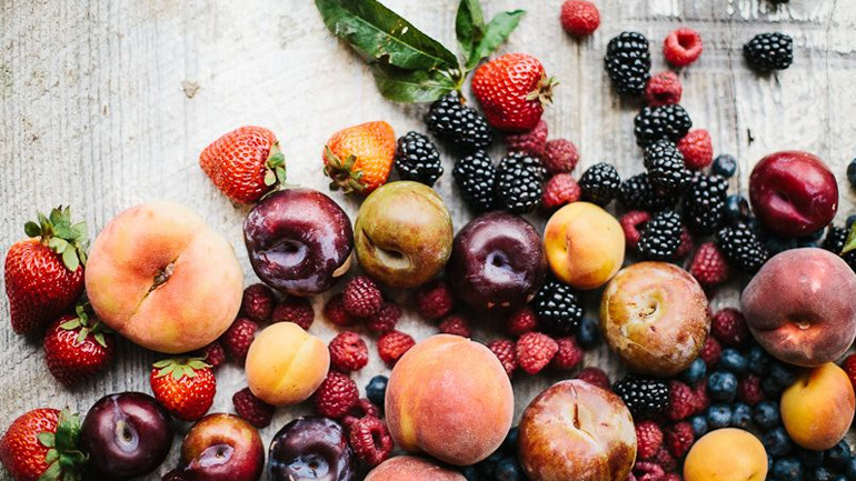 Καλοκαιρινά φρούτα… πηγές βιταμινών!