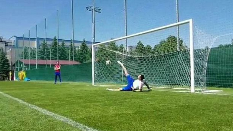 Ο Ακινφέεβ απέκρουσε το ίδιο πέναλτι και στην προπόνηση!