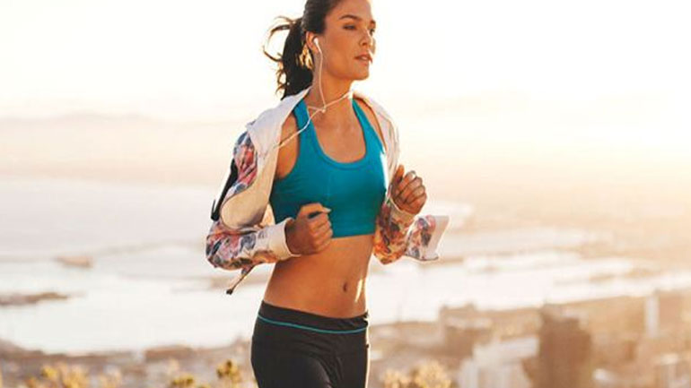 Powerwalking: Πώς να χάσεις 600 θερμίδες σε μία ώρα Powerwalking: Πώς να χάσεις 600 θερμίδες σε μία ώρα