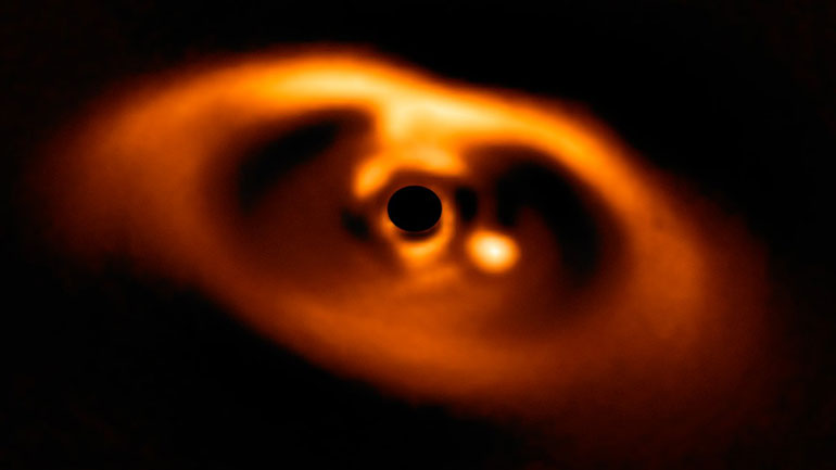 Επιστήμονες ανακάλυψαν και φωτογράφισαν για πρώτη φορά έναν νεογέννητο εξωπλανήτη