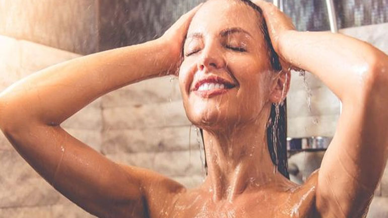 Γιατί τα βραδινά ντους είναι καλύτερα για την υγεία σου