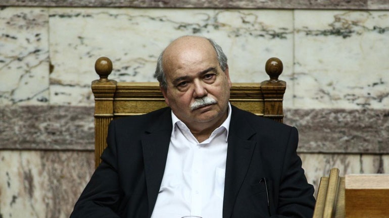 Βούτσης σε Μοσκοβισί: «Πολλές φορές κινηθήκαμε στα όρια του  Συντάγματος»