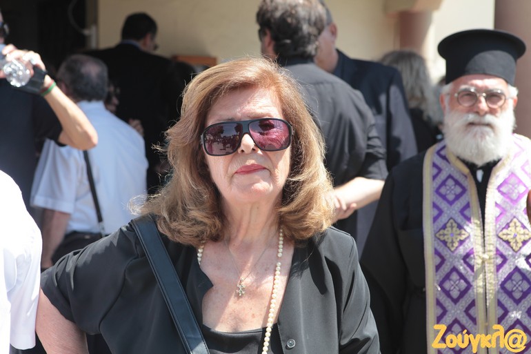 H Τζ. Ζαχαροπούλου