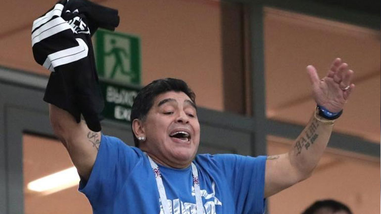 Αργεντινή: Αυτοπροτάθηκε για τον πάγκο της Εθνικής ο Μαραντόνα