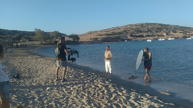 Ο Νίκος Αλιάγας και το TF1 στην Αμοργό με αρωγό το Authentic Big Blue