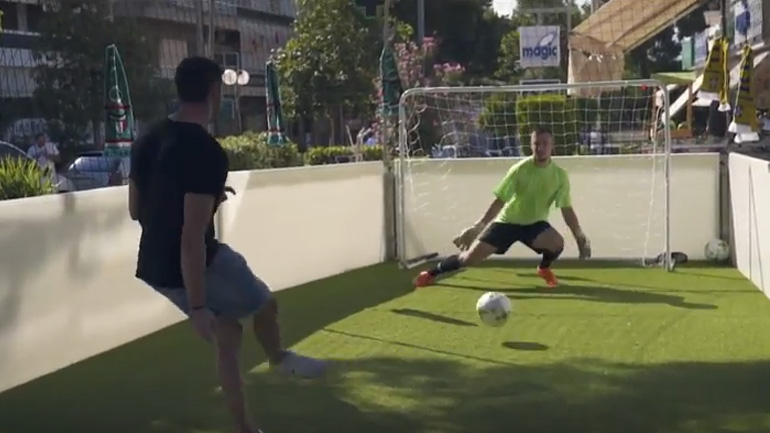 Διαδικασία πέναλτι… έξω από πρακτορείο ΟΠΑΠ!