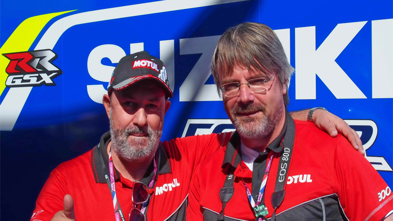 Έλληνας (αριστερά) και Γερμανός (δεξιά) κινούν τα νήματα της Motul και μας καλούν να βλέπουμε τους αγώνες