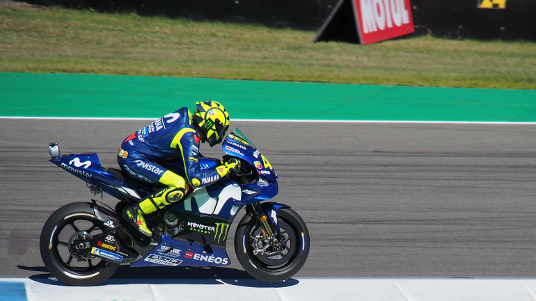 Μπροστινός τροχός στον αέρα με σχεδόν 250 χλμ/ώρα;