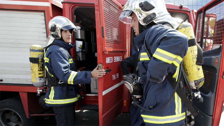 Πυρκαγιά στην περιοχή Βατήσι Καρύστου – Συνδράμει ρωσικό ελικόπτερο