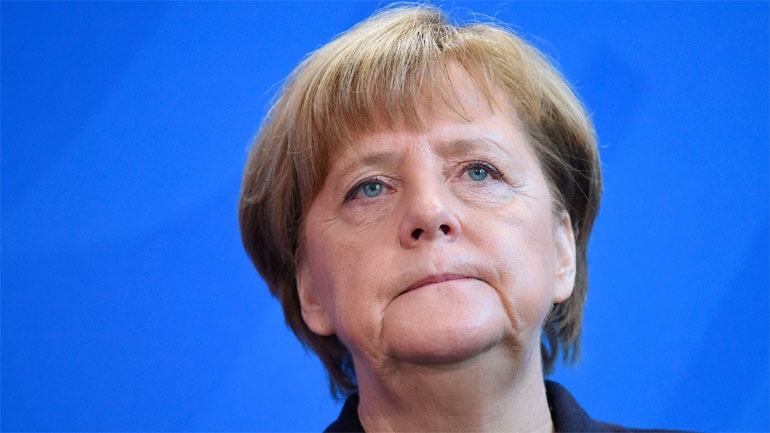 Μέρκελ: Μέχρι 48 ώρες η παραμονή των αιτούντων άσυλο στα κέντρα φιλοξενίας