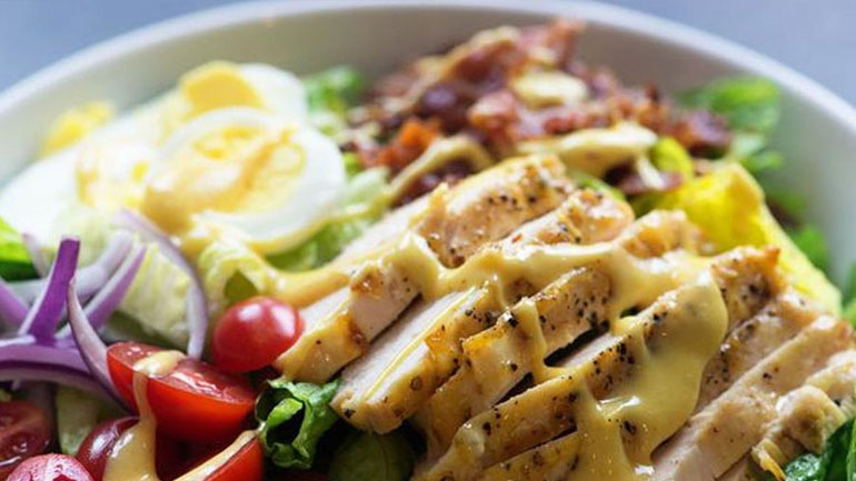 Μία εύκολη συνταγή για μια νόστιμη κοτοσαλάτα