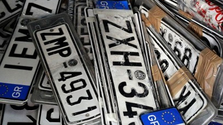 Πάτρα: Στον εισαγγελέα η υπόθεση κλεμμένου αυτοκινήτου με πλαστές πινακίδες