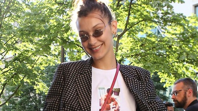 Η Bella Hadid μόλις φόρεσε τη μεγαλύτερη τάση της σεζόν!
