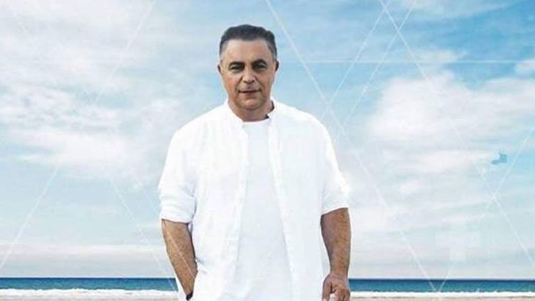 Νέο τραγούδι-έκπληξη από τον Χάρη Ακριτίδη