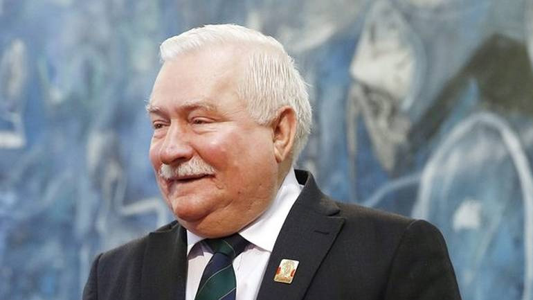 Πολωνία: Ο Λεχ Βαλέσα συμμετείχε στις διαδηλώσεις μπροστά από το Ανώτατο Δικαστήριο