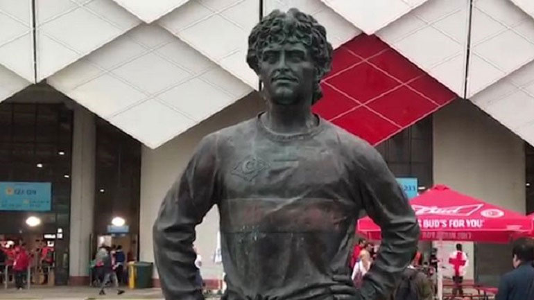 Βανδάλισαν άγαλμα έξω από το γήπεδο της Σπαρτάκ Μόσχας