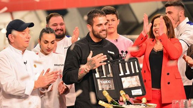 Ραφαήλ Τσακίρης: Ο νικητής του Hell’s Kitchen αποκαλύπτει τι θα κάνει τα λεφτά που κέρδισε!