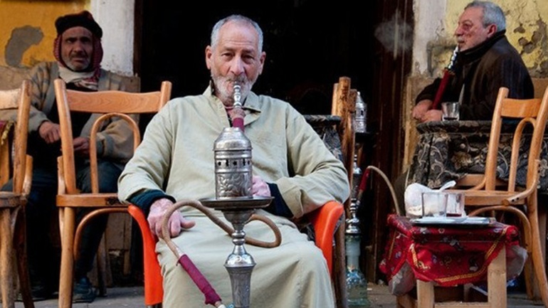 Αίγυπτος: Μετέτρεψαν το τρόπαιο του Μουντιάλ σε… ναργιλέ!