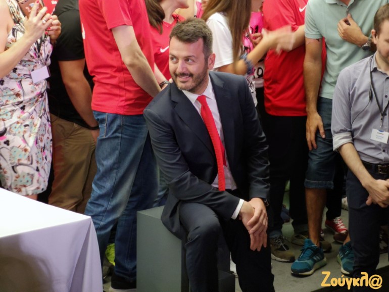 O Κώστας Γεράρδος, Διευθύνων Σύμβουλος της Πλαισιο Computers στα εγκαίνια του νέου καταστήματος