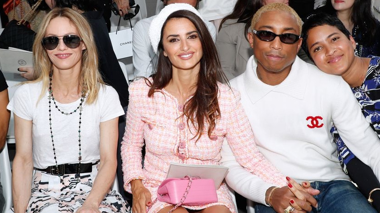 Chanel: Το λαμπερό show του Karl Lagerfeld στο Παρίσι και οι front row celebrities!
