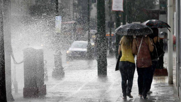 Γαλλία: Ισχυρές καταιγίδες προκάλεσαν τον θάνατο ενός ανθρώπου και τον τραυματισμό άλλων επτά