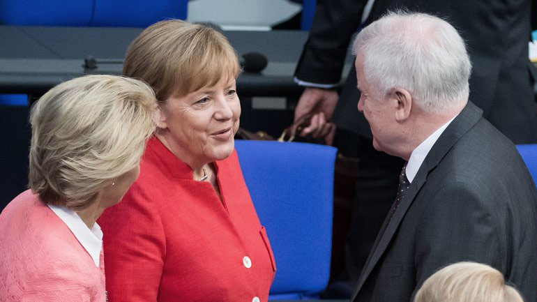 Deutsche Welle: Συμφωνία SPD και Χριστιανικής Ένωσης στο προσφυγικό