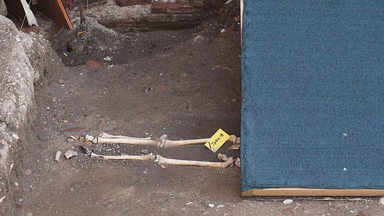 Κομοτηνή: Ανθρώπινα οστά αποκάλυψε η αρχαιολογική σκαπάνη στο κέντρο της πόλης