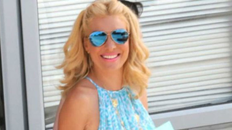 Ελένη Μενεγάκη: Νέες φωτογραφίες από τις διακοπές της!