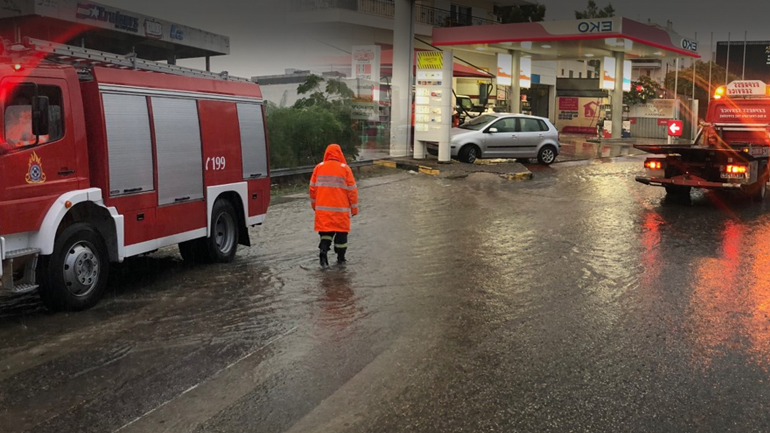 To μπουρίνι έπληξε τη Νότια Αττική