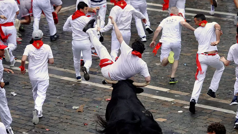 Ισπανία: Πέντε άνθρωποι τραυματίσθηκαν στις φετινές ταυροδρομίες της Παμπλόνας