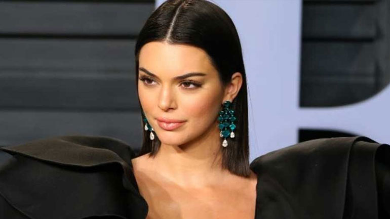 Kendall Jenner: Η φωτογραφία με μαγιό που ξεπέρασε τα 3,5 εκατομμύρια likes