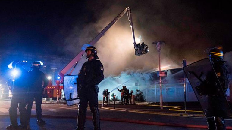 Γαλλία: Ηρεμία στη Νάντη στη διάρκεια της πέμπτης νύκτας μετά τον θάνατο ενός νέου από αστυνομικό