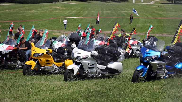 Honda Gold Wing GWEF: Όταν συναντιούνται… 6.000 κύλινδροι! Honda Gold Wing GWEF: Όταν συναντιούνται… 6.000 κύλινδροι!