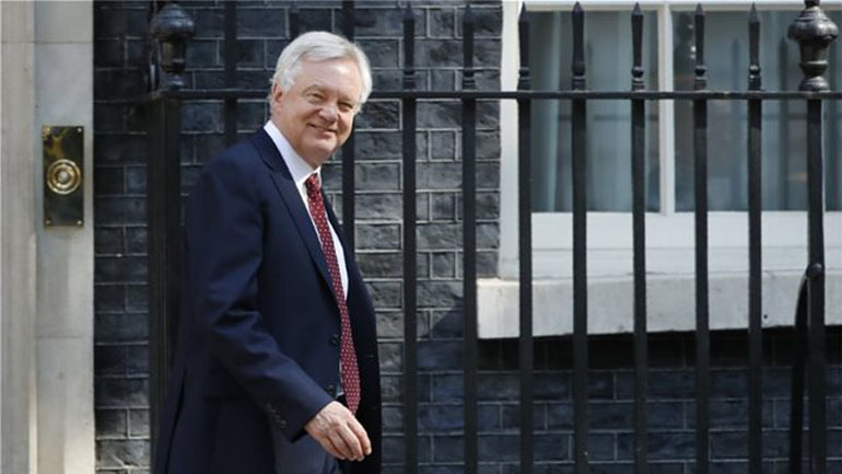 Πολιτική κρίση στη Βρετανία με παραιτήσεις υπουργών λόγω Brexit