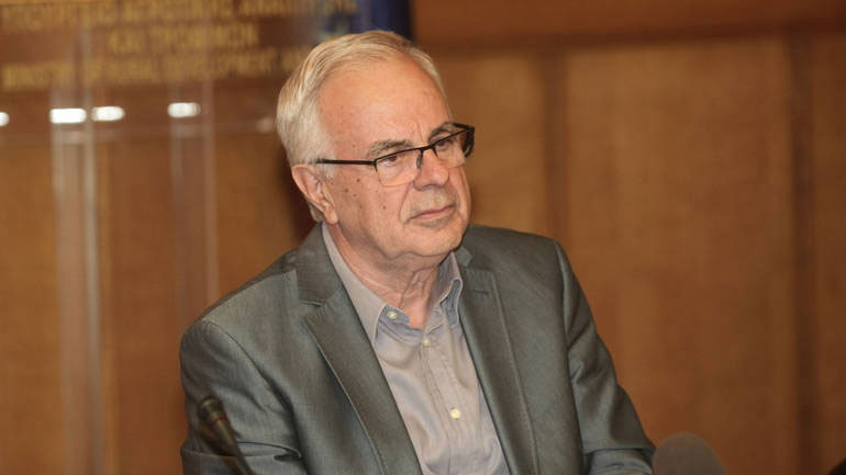 Συνάντηση αγροτών της Πέλλας με τον Β. Αποστόλου για τις ζημίες στα ροδάκινα