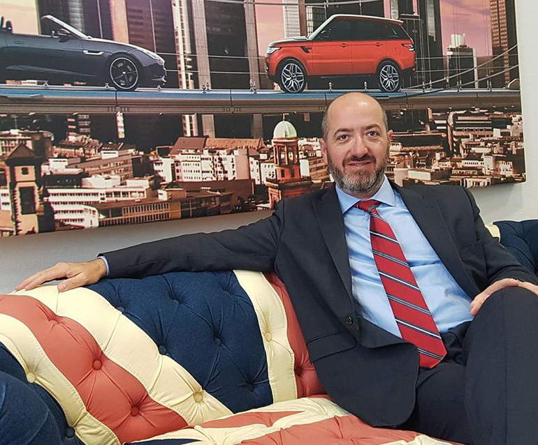 O Νίκος Μπέλος..