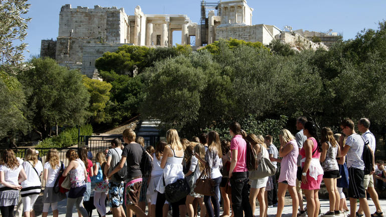 Λύση στο θέμα της υπερωριακής αμοιβής των αρχαιοφυλάκων με απόφαση της υπουργού Πολιτισμού