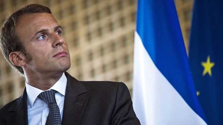 Ο Μακρόν προτείνει την αναθεώρηση του συντάγματος